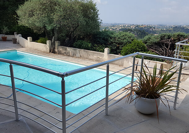 Clôture en alu pour piscine